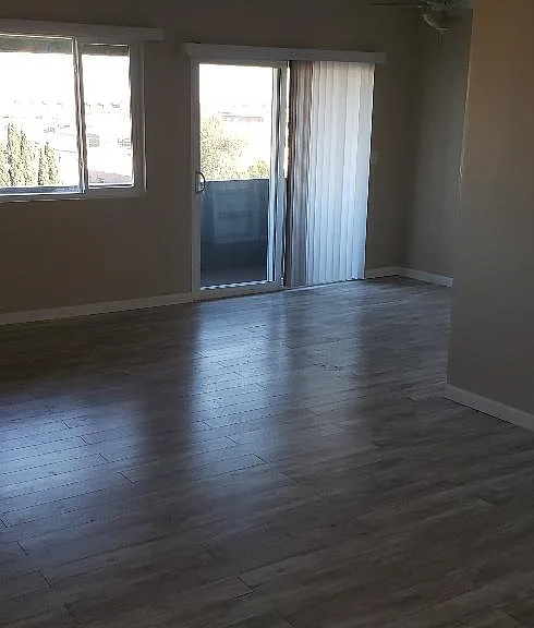 913 E Grand Ave #6 — Photo 4
