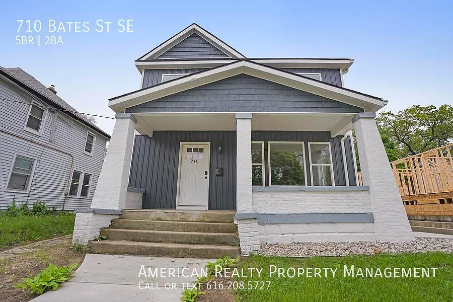 5 bed, 2000 sqft, $3,300 — Photo 2