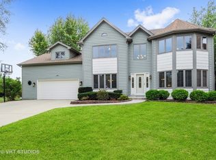 1347 Hunter Cir, Naperville, IL 60540