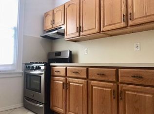 2651 30th St APT 2F, Astoria, NY 11102