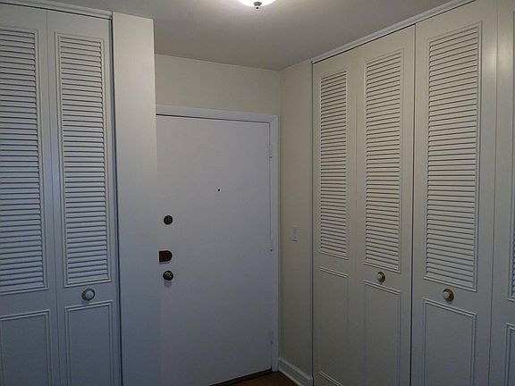 5th image of 1415 W Pratt Blvd APT 105