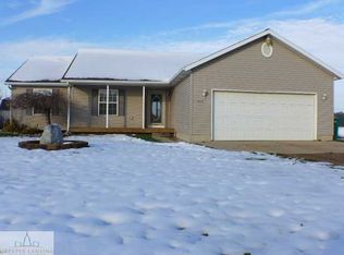 1601 E Maple Rapids Rd, Saint Johns, MI 48879