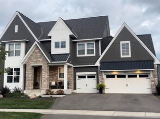 6513 Timber Arch Dr, Chaska, MN 55318