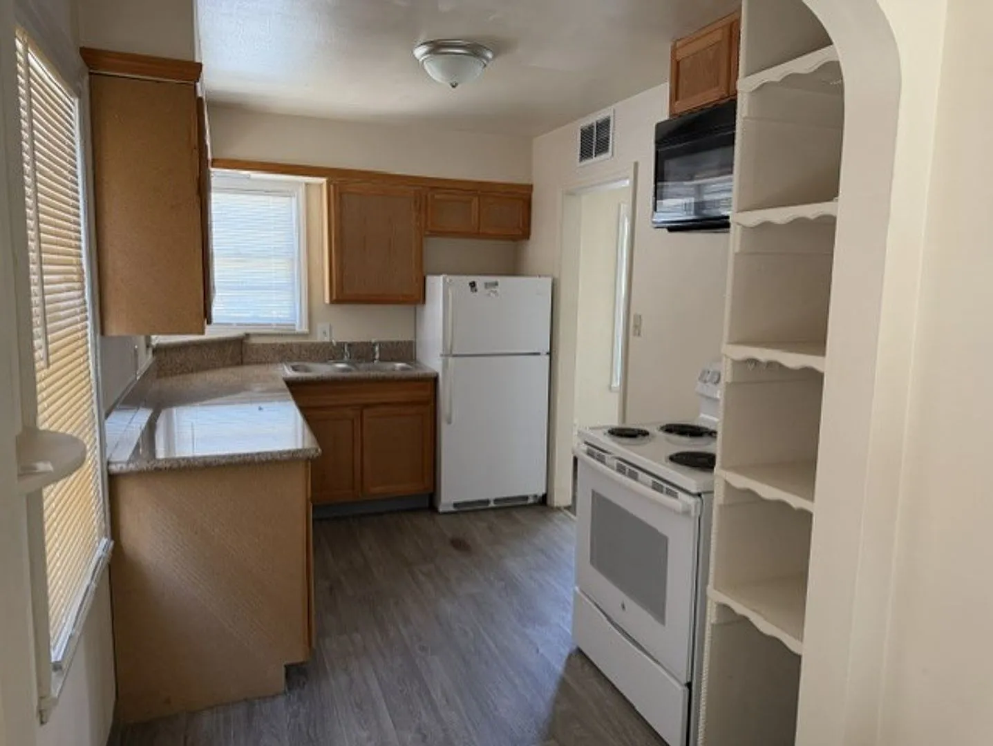 220 W. 11th Street — Photo 2