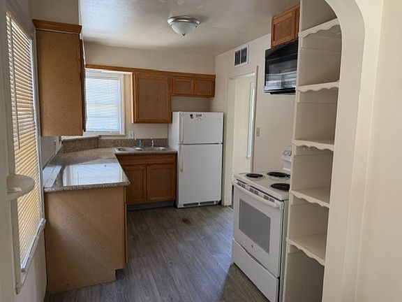 2nd image of 220 W 11th St