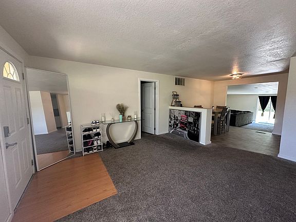 5th image of 873 Parkwood Way