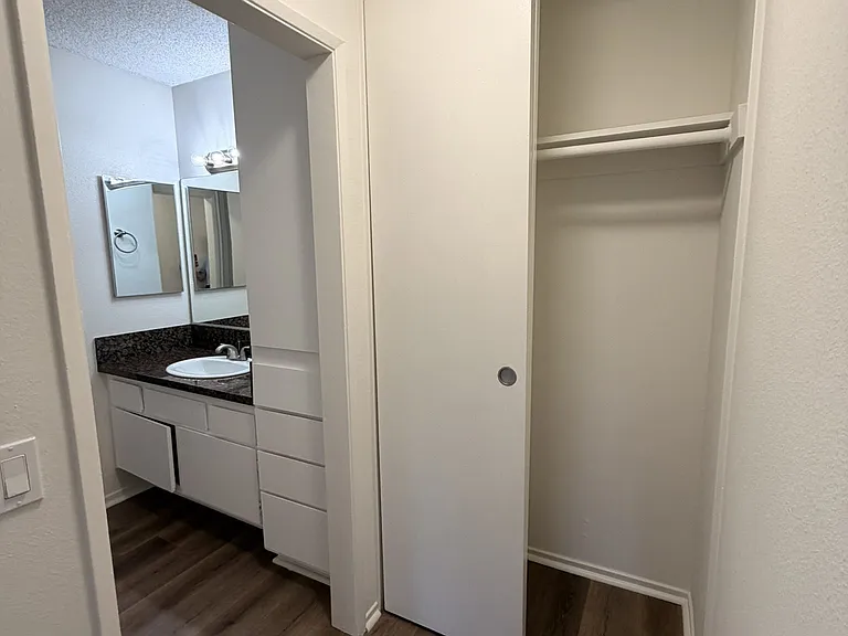 Concord Square Apartments — Photo 40