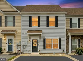 712 Spencer Dr, Hanover, PA 17331