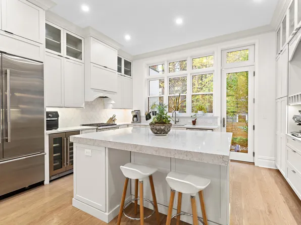 1111 Bloomfield Street image 3 of 36