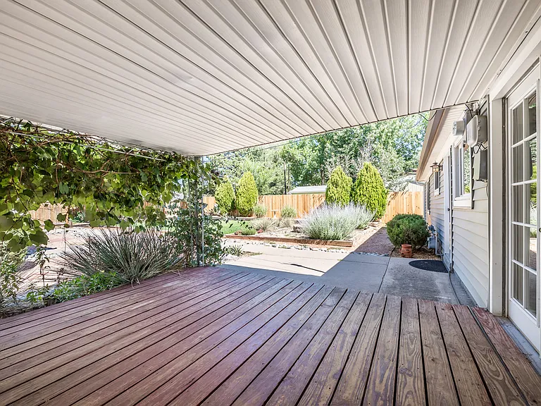 2140 Robin Dr — Photo 33