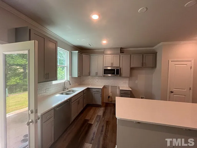 328 Hazy Hills Ln — Photo 11