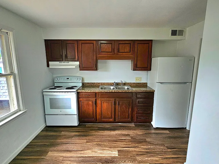 1344 Wilging Dr — Photo 2
