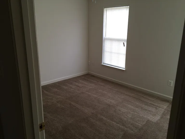 2743 Manhattan Pl — Photo 8