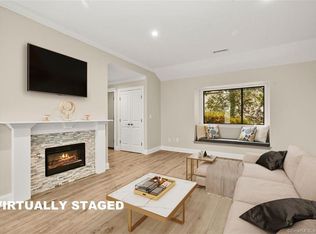 400 Heritage Vlg #B, Southbury, CT 06488