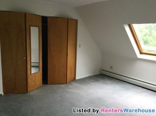 1100 8th St S, Minneapolis, MN 55404