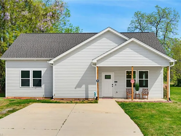 413 Bradley St, Burlington, NC 27215