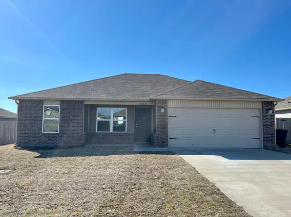 10242 E Larry St, Claremore, OK 74019