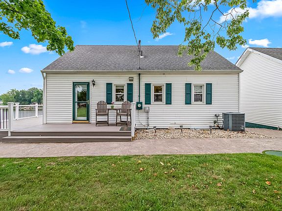 3rd image of 2131 Sampson Rd