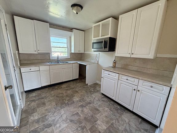 3rd image of 854 N 11th Ave