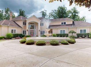 460 Berwick Cir, Aurora, OH 44202