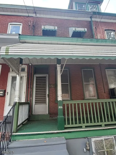 206 Hudson St photo 1