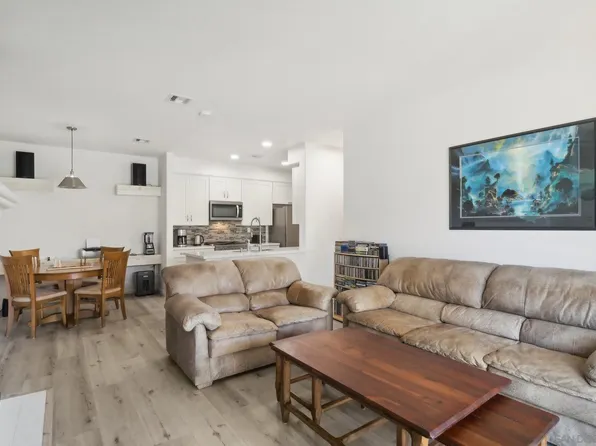 3574 Caminito El Rincon Unit 105, San Diego, CA 92130