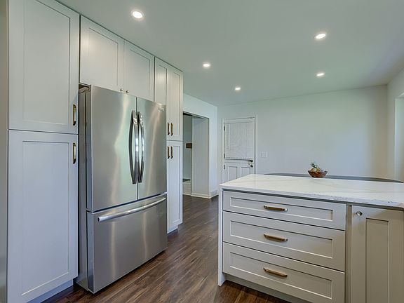 5th image of 3322 S 78th St