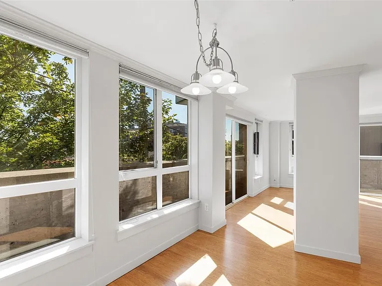1420 E Pine St #E202 — Photo 9