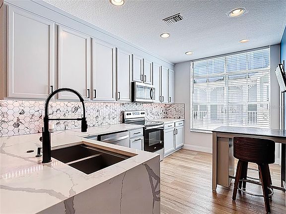 5th image of 900 Croton Rd APT 102