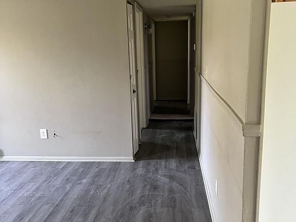 5th image of 2420 Parliament Ct