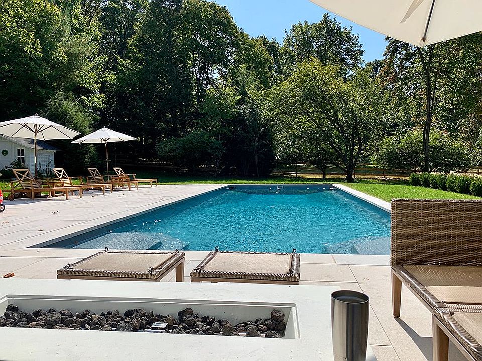 2nd image of 140 Upper Saddle River Rd
