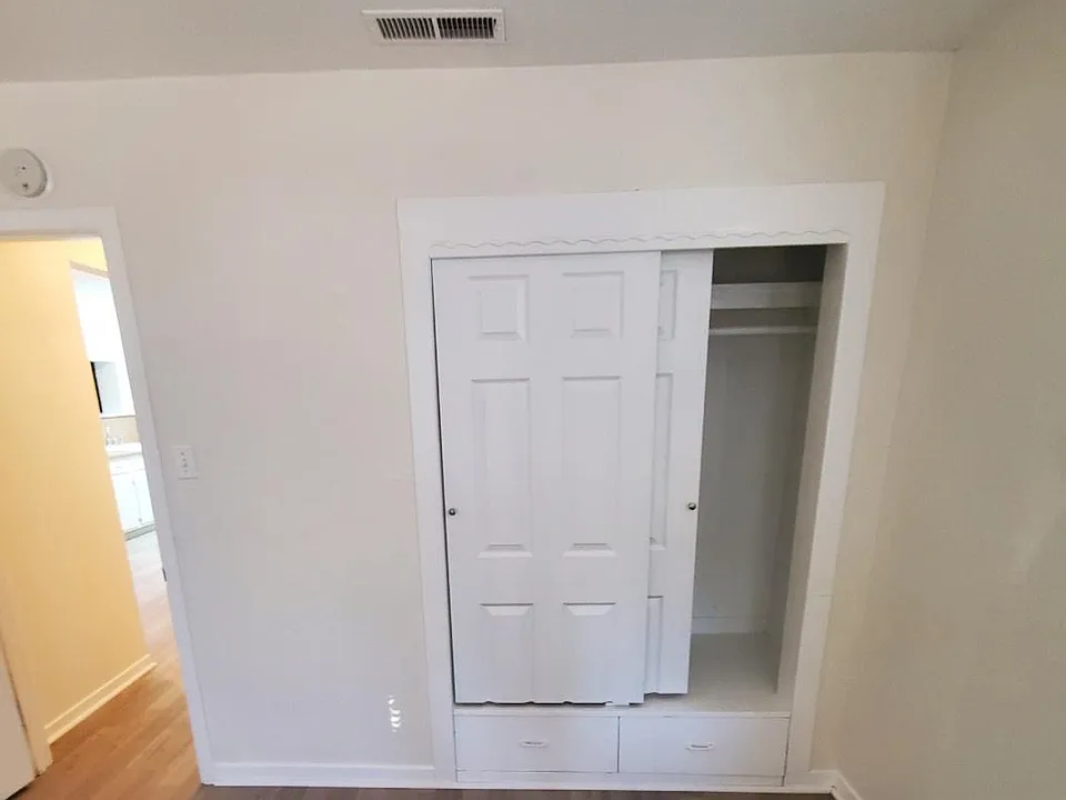 Front bedroom #1