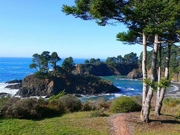 2nd image of 6682 N Highway 1