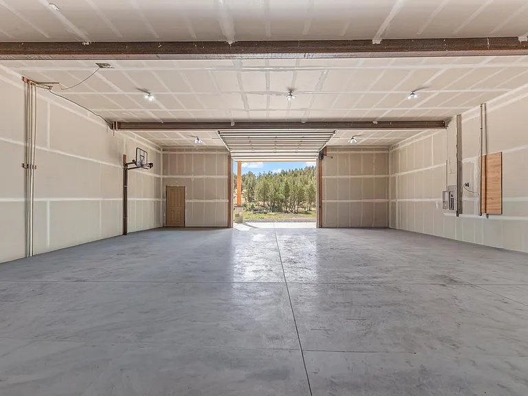 10242 SE Sundown Ln — Photo 3