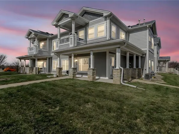 11721 S Roundtree St APT 101, Olathe, KS 66061