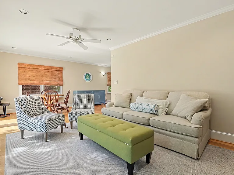 1528 Iredell Dr — Photo 21