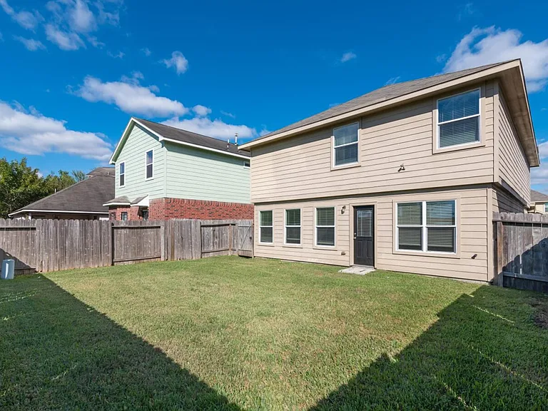 4135 Nathans Park Pl — Photo 3