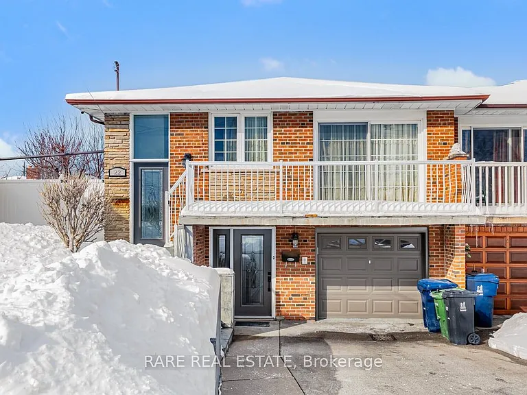 22 Bamford Cres — Photo 3