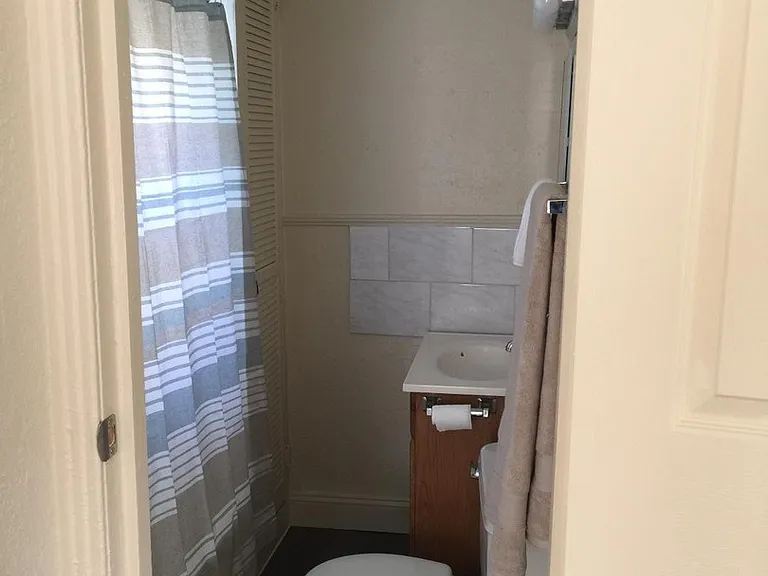 207 N Lakewood Dr — Photo 5