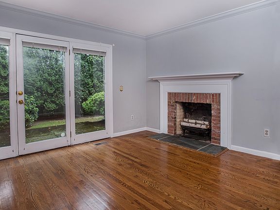 5th image of 58 Lakeview Ave #11