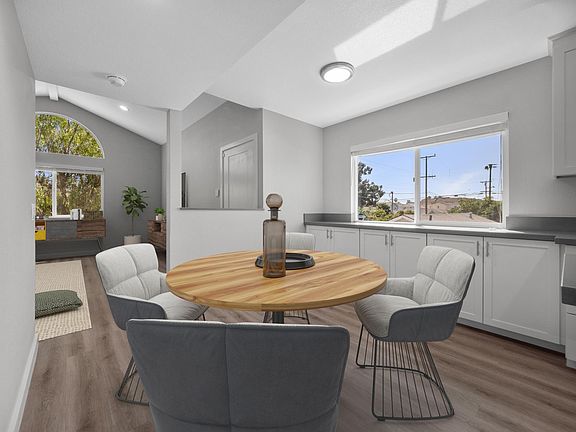 Large Breakfast Room