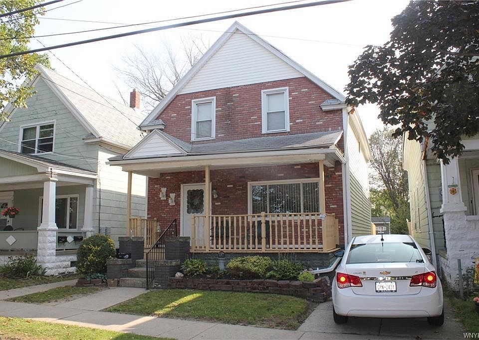 1st image of 207 Schiller St