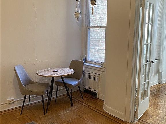 2nd image of 410 Washington St APT 3