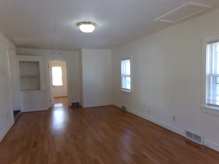 515 Saint Thomas Ave — Photo 2