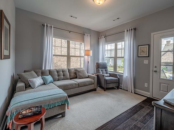 3rd image of 609 Weybridge Dr