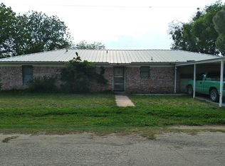 800 Trickham St, Bangs, TX 76823