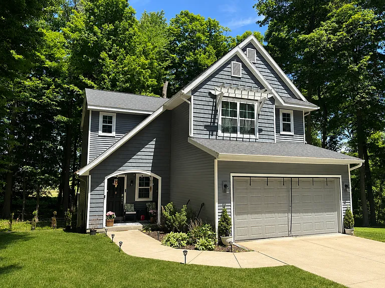907 Wooded Ln — Photo 1