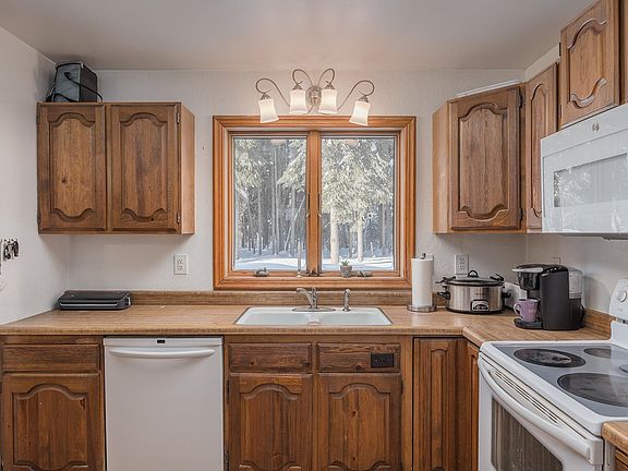 3rd image of 2365 Lori Ln