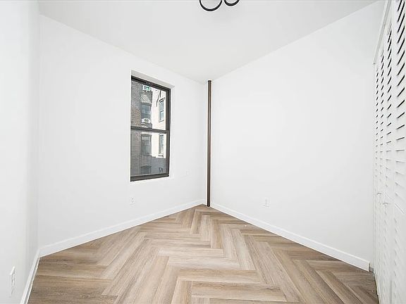 5th image of 256 Pacific St APT 10