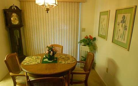 5th image of 1028 Peachtree Dr